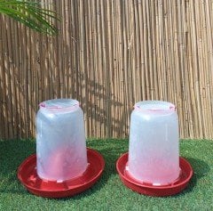 1  Adet 3 KG Tavuk Yemliği+ 1 Adet 3 LT Tavuk Suluğu Suluk