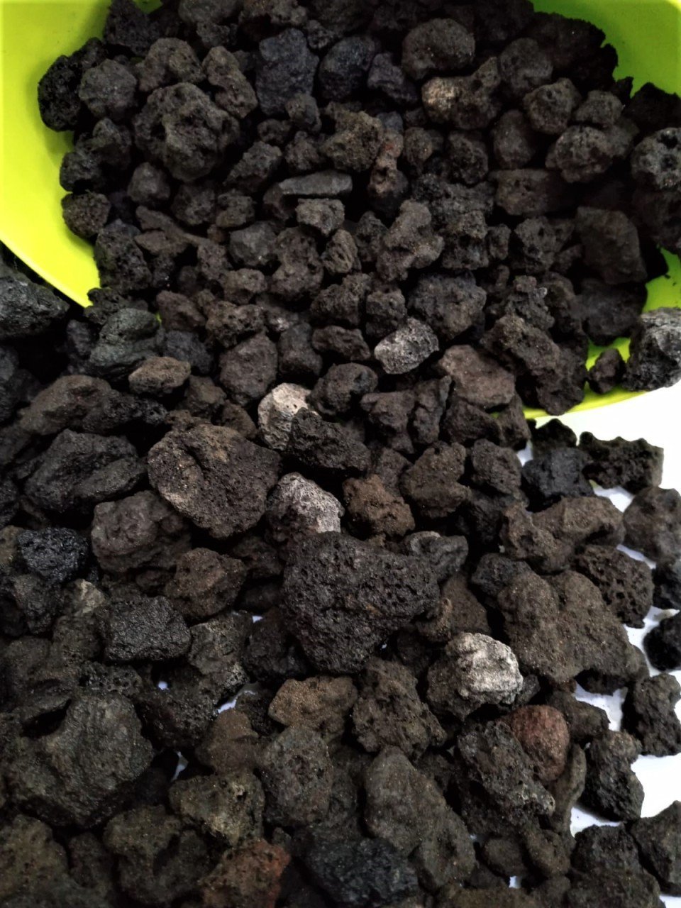 Siyah Pomza 25 KG 1-3 CM Lav Taşı  Cüruf Akvaryum Taşı