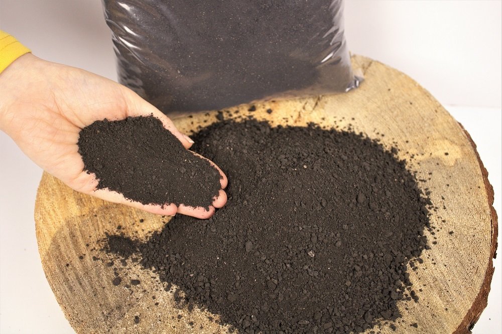 Leonardit Toprak 1 KG Doğal Toz Leonardit Organik Toprak Düzenleyici