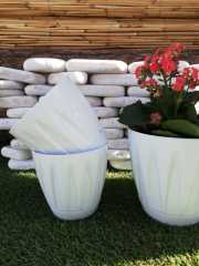 Renkli Saksı 1,5 LT 1 Adet Beyaz Renk Papatya Model Plastik Tabaklı Çiçek Saksısı