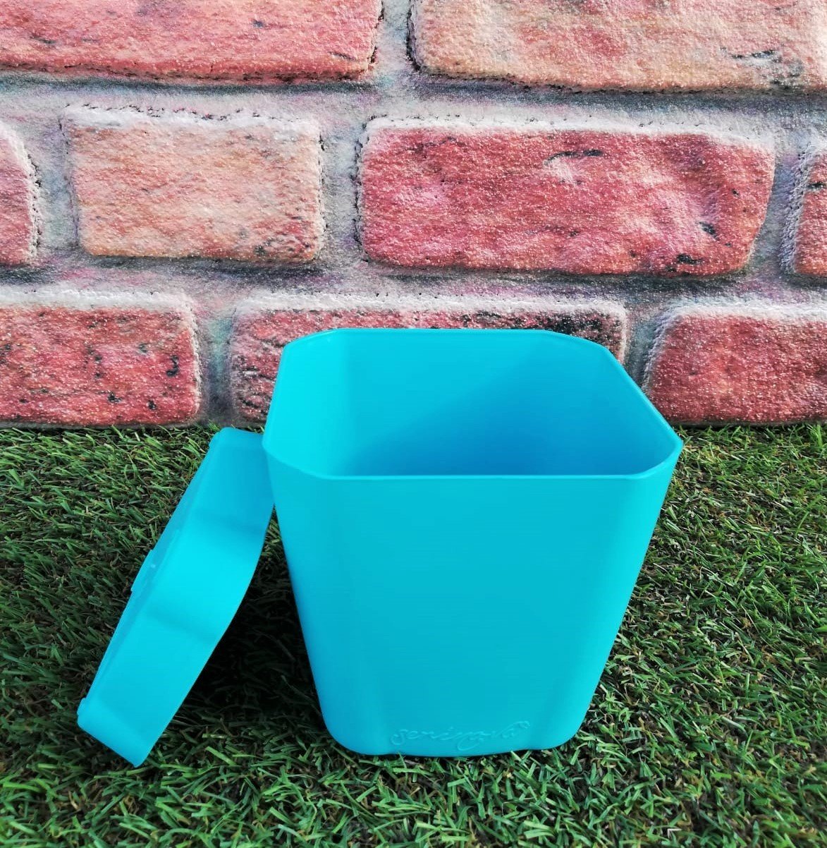 Renkli Saksı 0,8 LT 3 Adet Turkuaz Renk Safir Model Kare Saksı Tabaklı Saksı