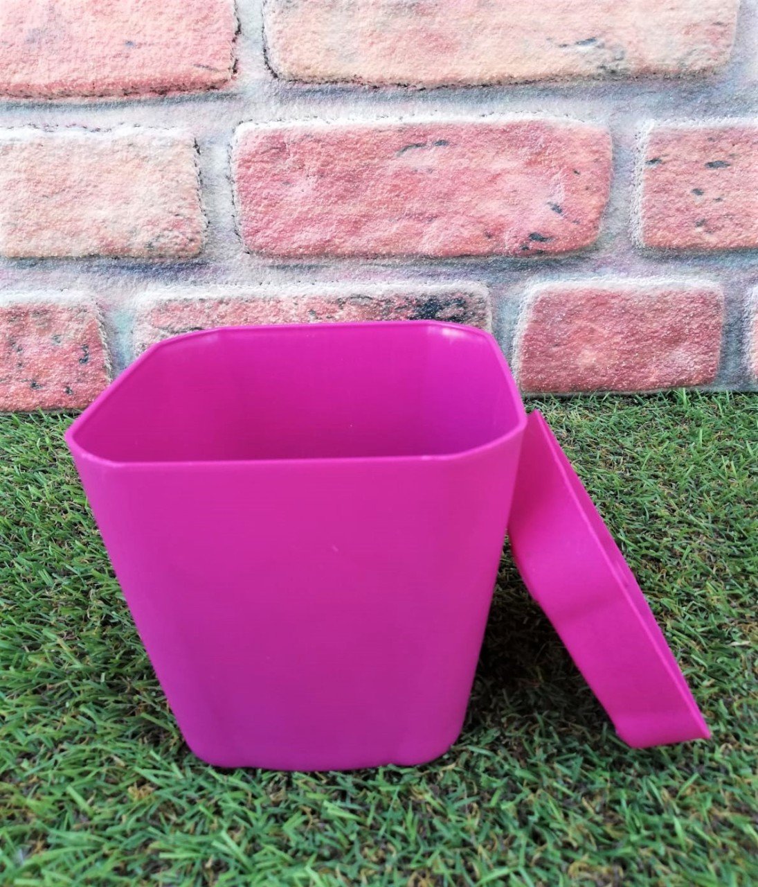 Renkli Saksı 0,8 LT 3  Adet Vişne Renk Safir Model Kare Saksı Tabaklı Saksı