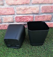 Renkli Saksı 1,8 LT 3 Adet Siyah Renk Safir Model Kare Saksı Tabaklı Saksı