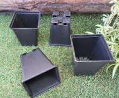 Kare Üretim Saksısı 0,50 LT Siyah Plastik Saksı 1 ADET