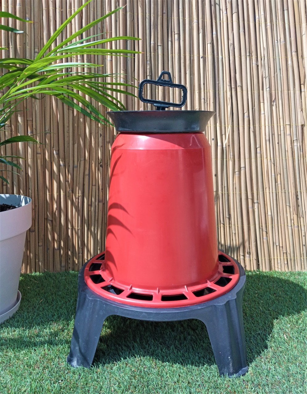 1 Adet 15 KG Ayaklı Yemlik Tavuk Yemliği